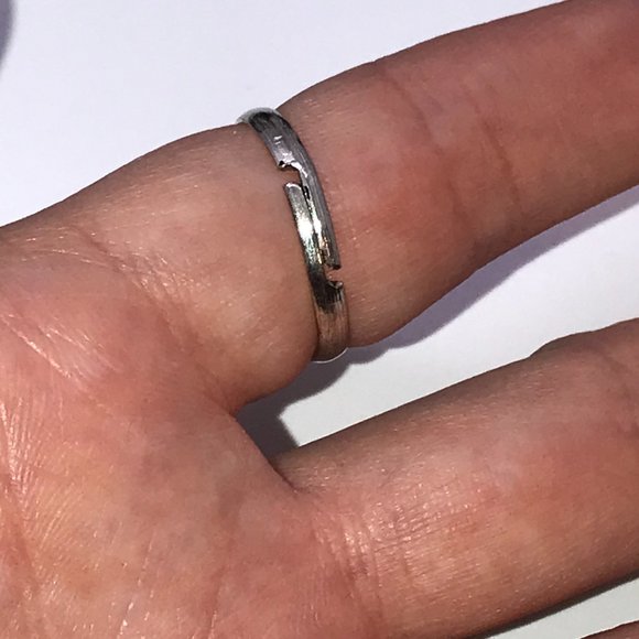 Sizeable Imitation Quartz Ring - Picture 8 of 9